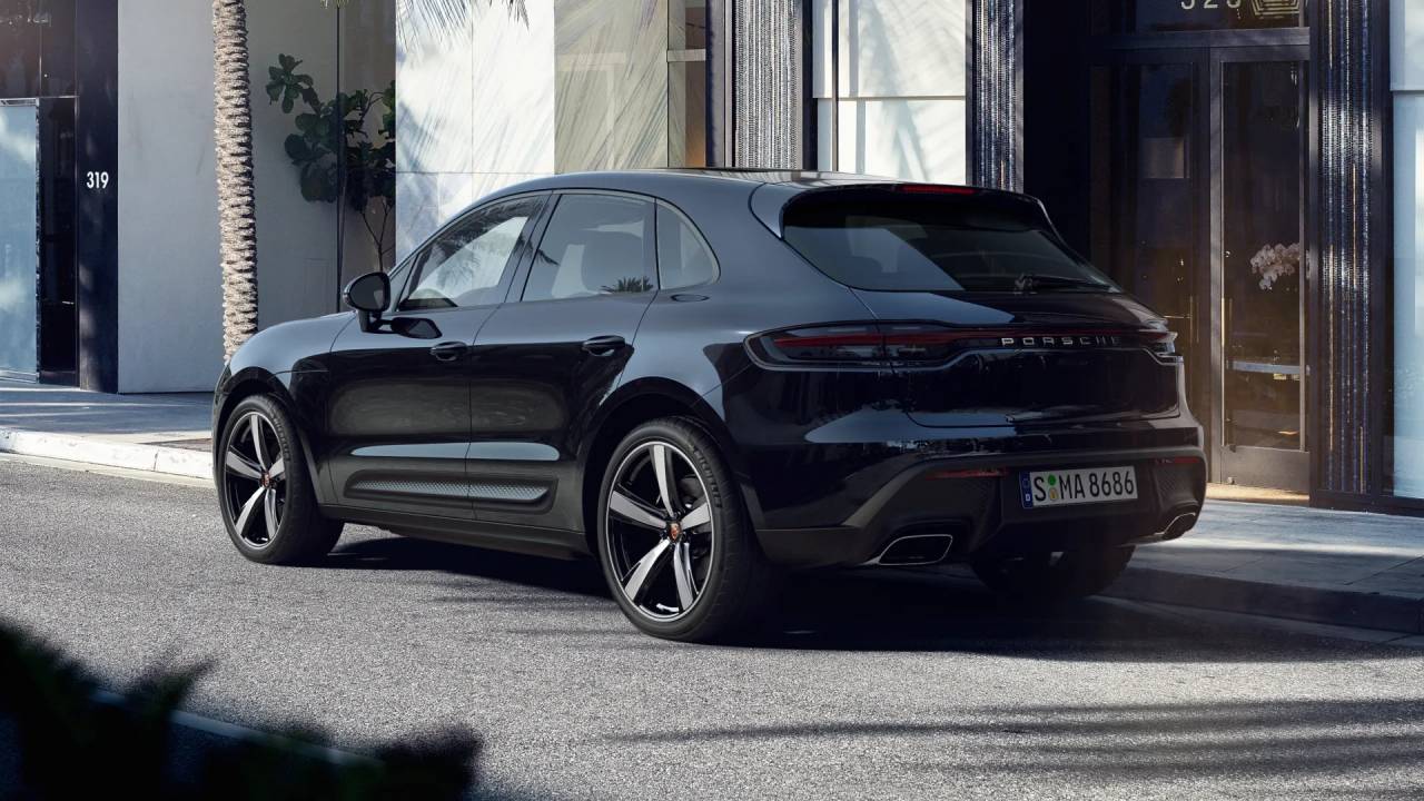 2023 Porsche Macan Base photo 3