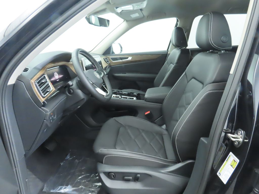 2026 Volkswagen Atlas SE Technology photo 17
