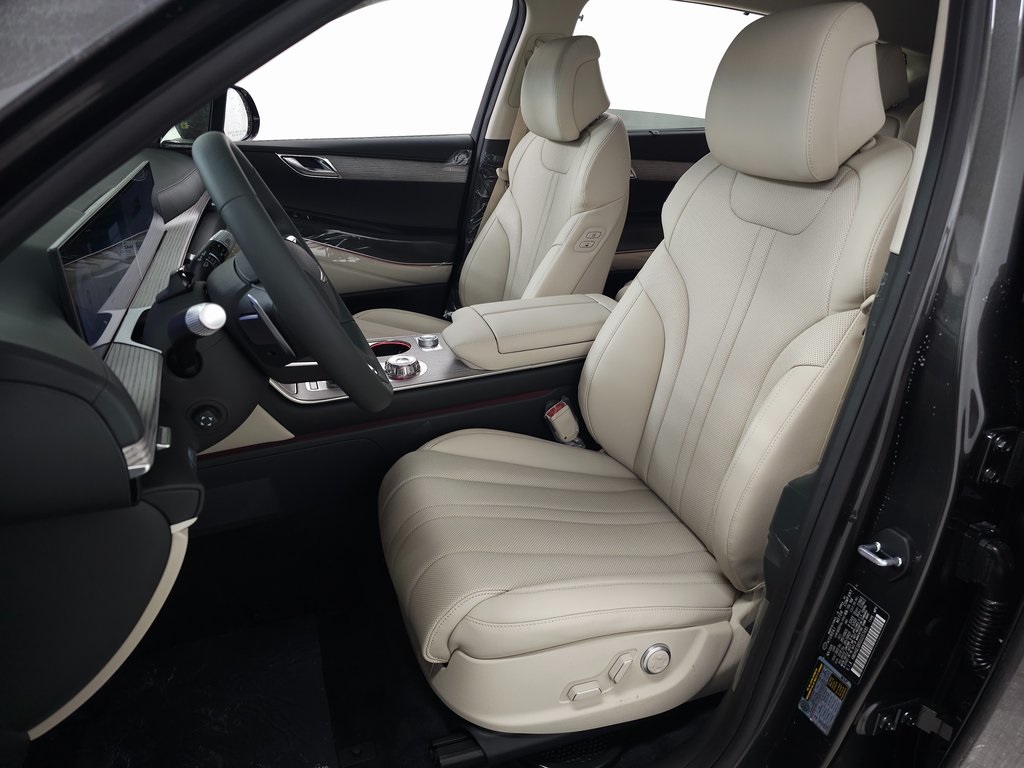 2025 Genesis GV80 2.5T AWD photo 11