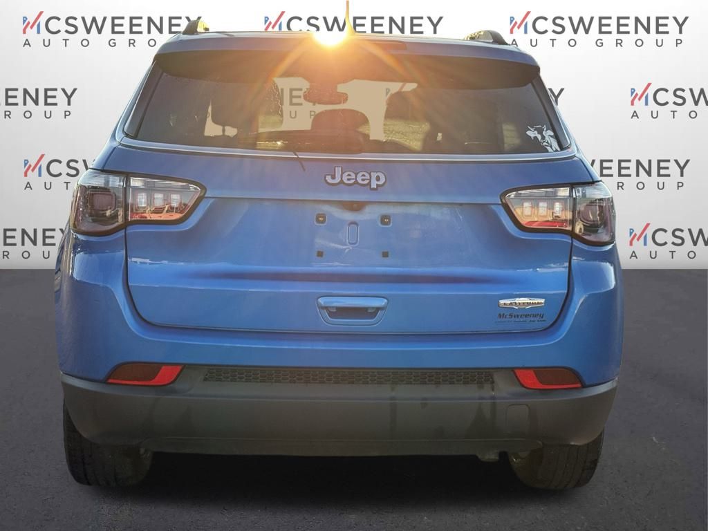 2022 Jeep Compass Latitude photo 4