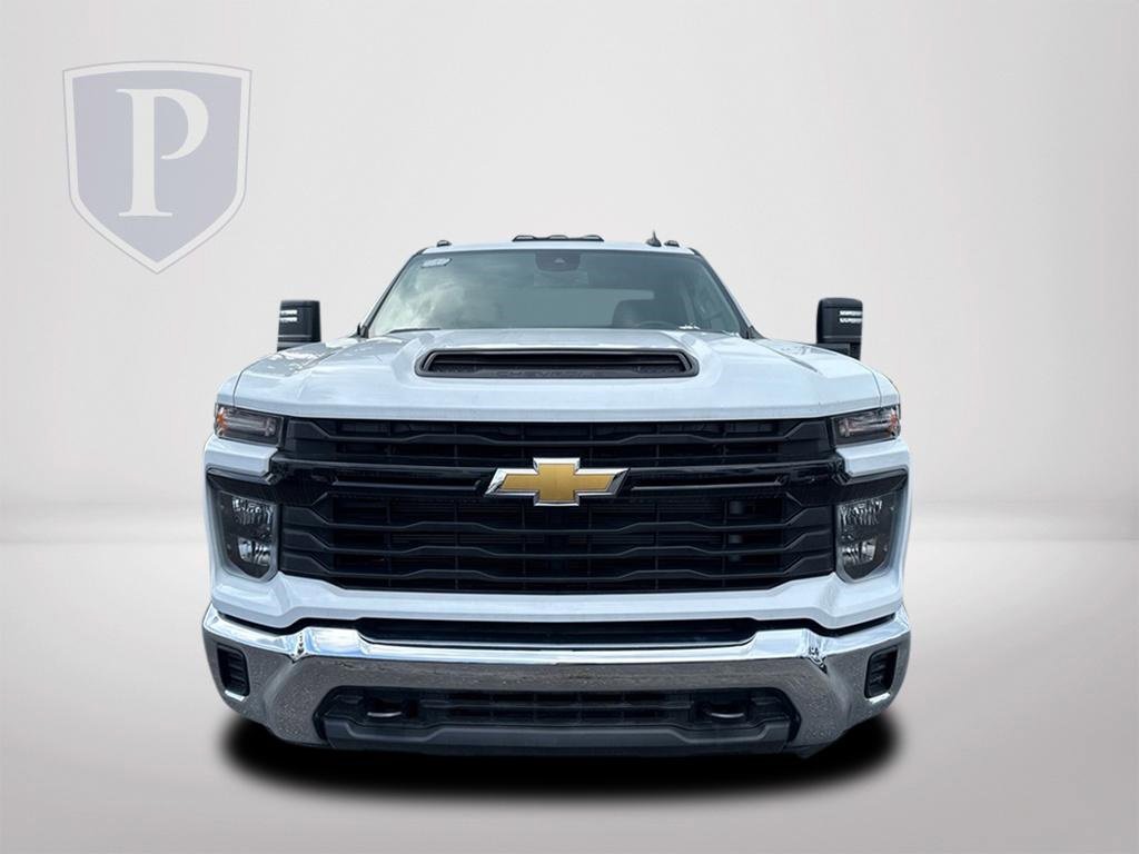 2024 Chevrolet Silverado 3500HD Work Truck photo 2