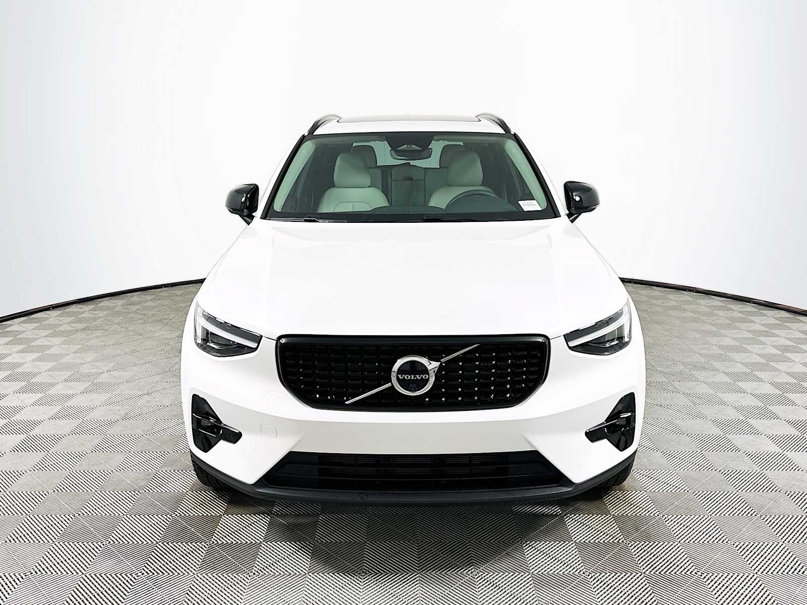 New 2026 Volvo XC40 Ultra SUV in Gilbert #L0361 | Volvo Cars Gilbert