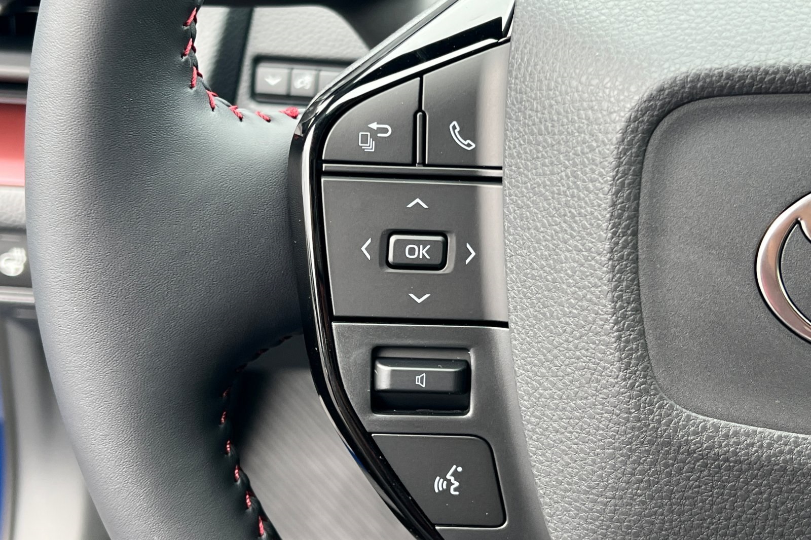 2026 Toyota Prius Prime photo 26