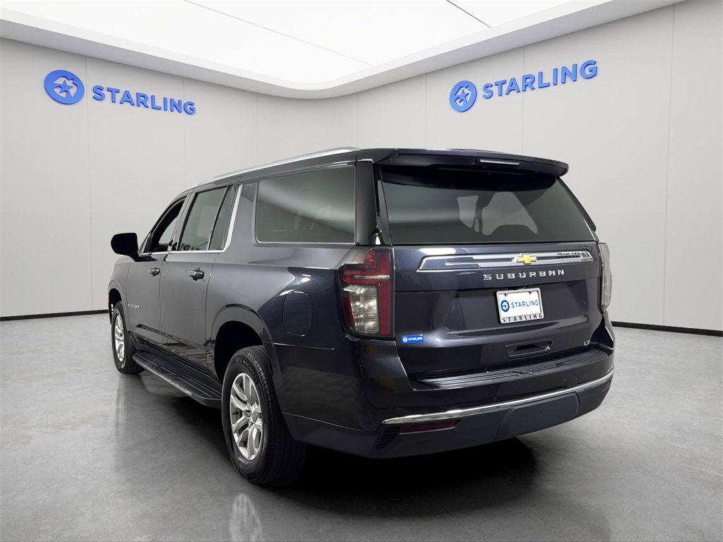 2023 Chevrolet Suburban LT photo 4