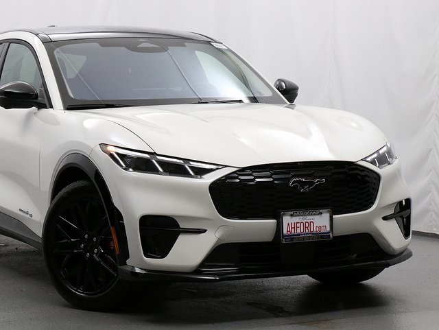 2025 Ford Mustang Mach-E Premium photo 2