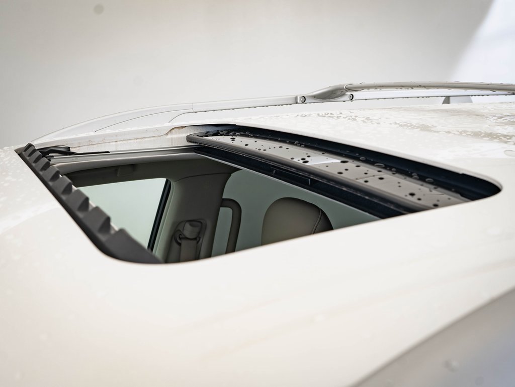 2021 Infiniti QX80 Luxe photo 14