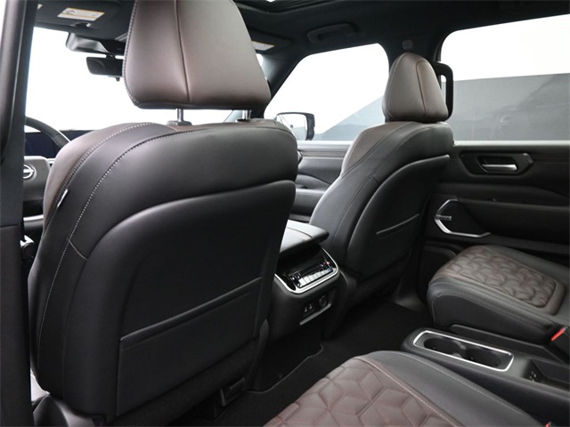 2026 Nissan Armada Platinum photo 3