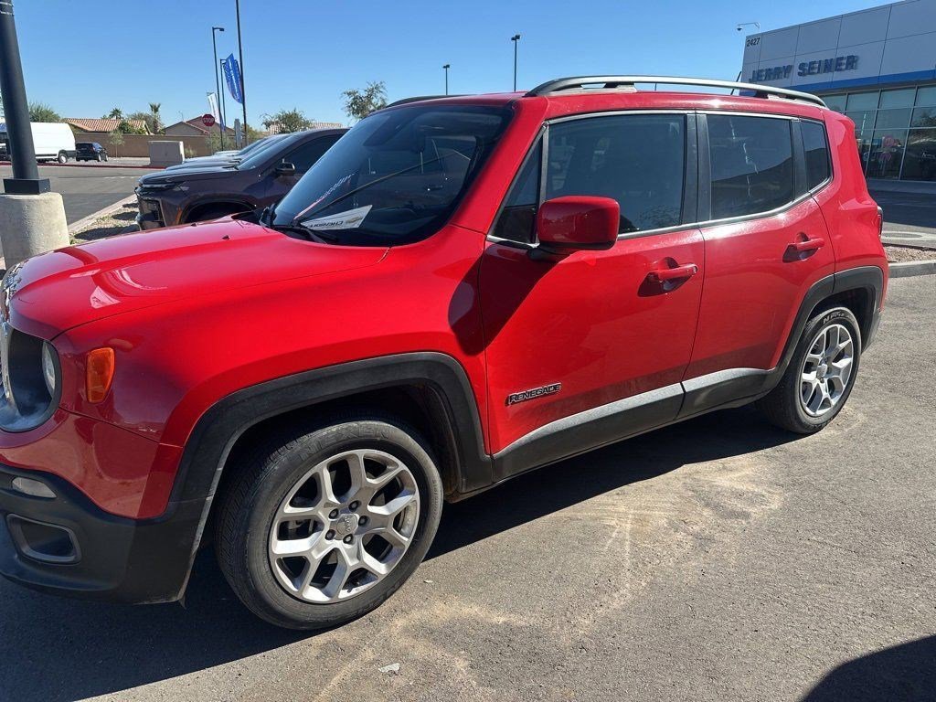 2016 Jeep Renegade Latitude photo 2