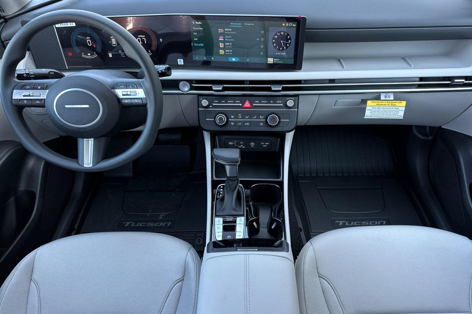 2025 Hyundai Tucson SE photo 12