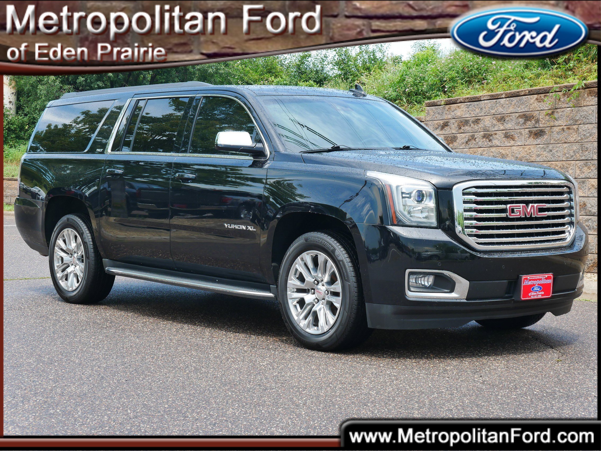 Used 2016 GMC Yukon XL SLT with VIN 1GKS2GKC1GR102873 for sale in Eden Prairie, Minnesota