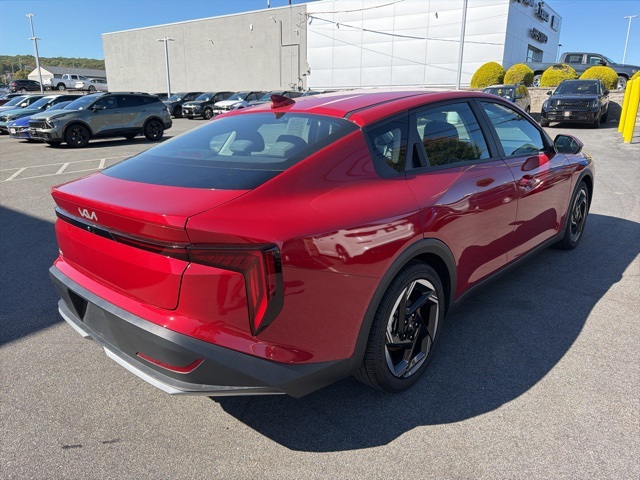2025 Kia K4 EX photo 3