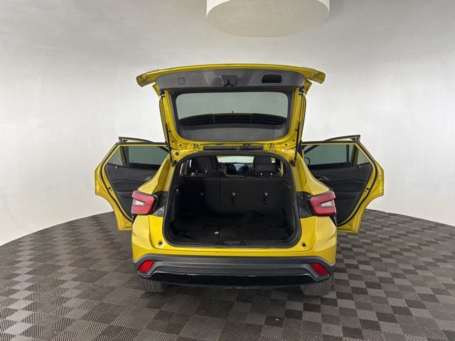 2024 Chevrolet Trax photo 15