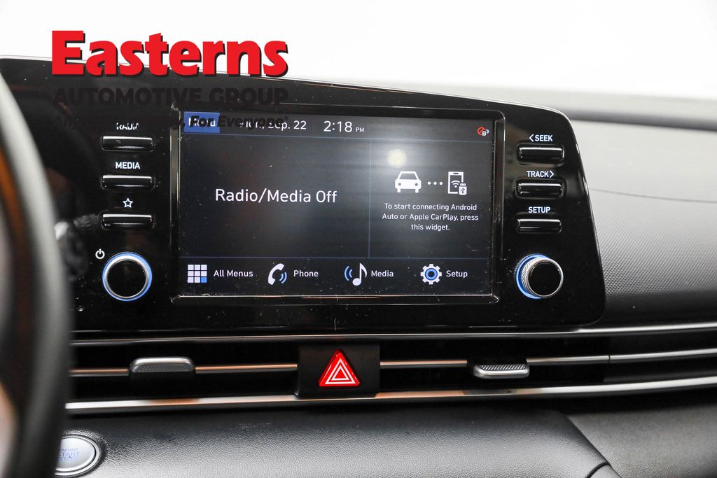 2022 Hyundai Elantra SEL Convenience photo 17
