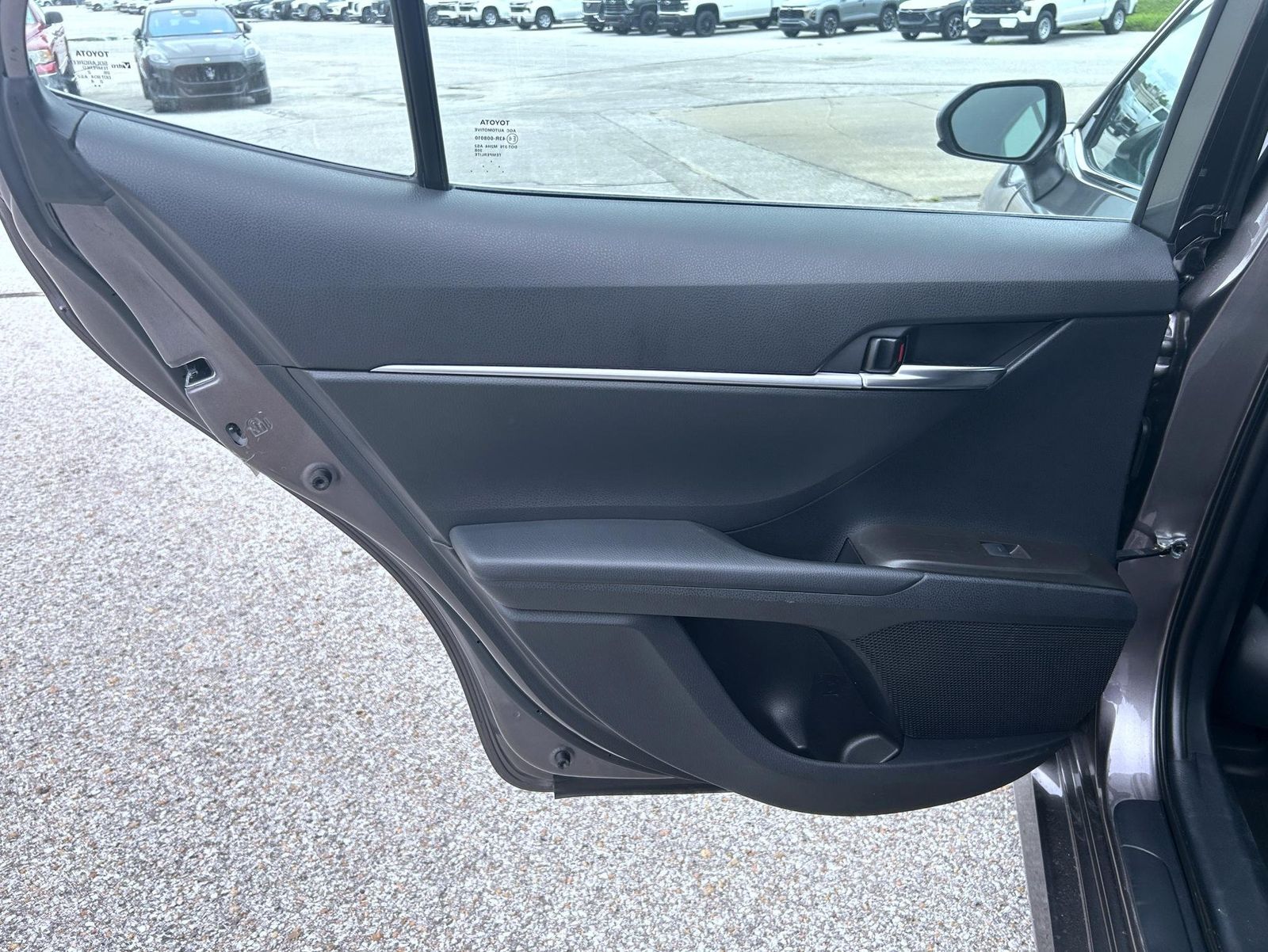 2022 Toyota Camry Hybrid LE photo 13