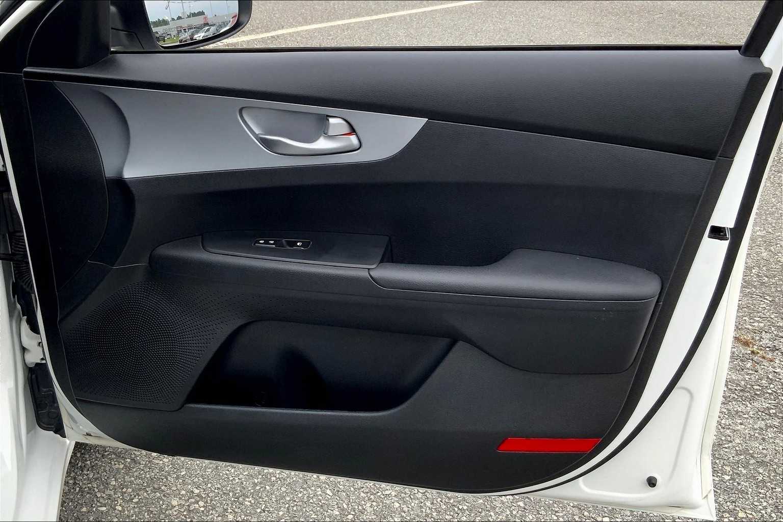 2023 Kia Forte LXS photo 21