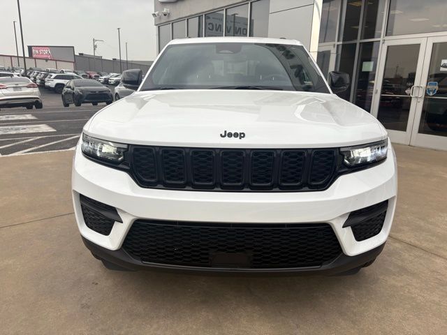 2024 Jeep Grand Cherokee Altitude photo 6