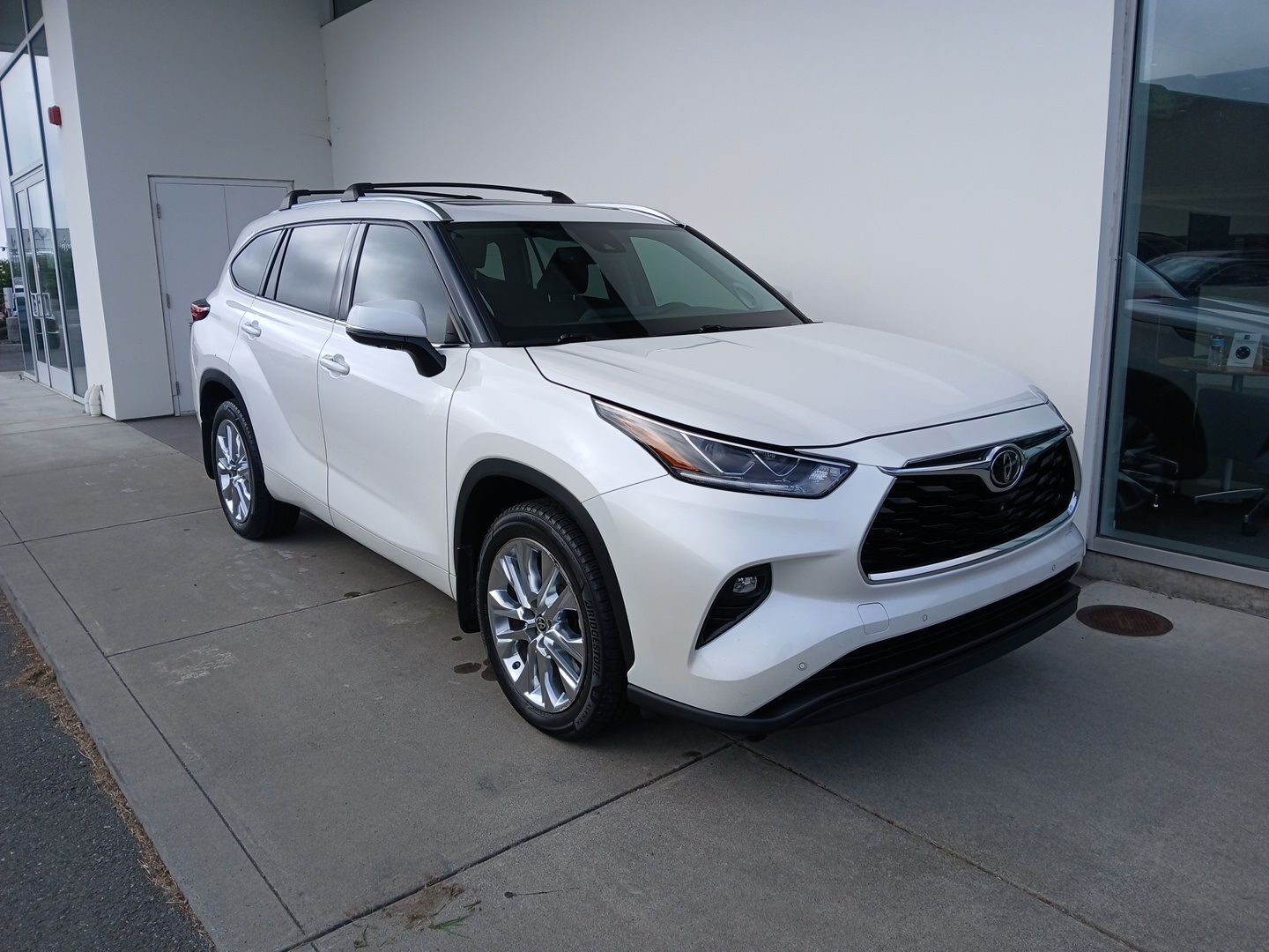 2020 Toyota Highlander Limited's photo