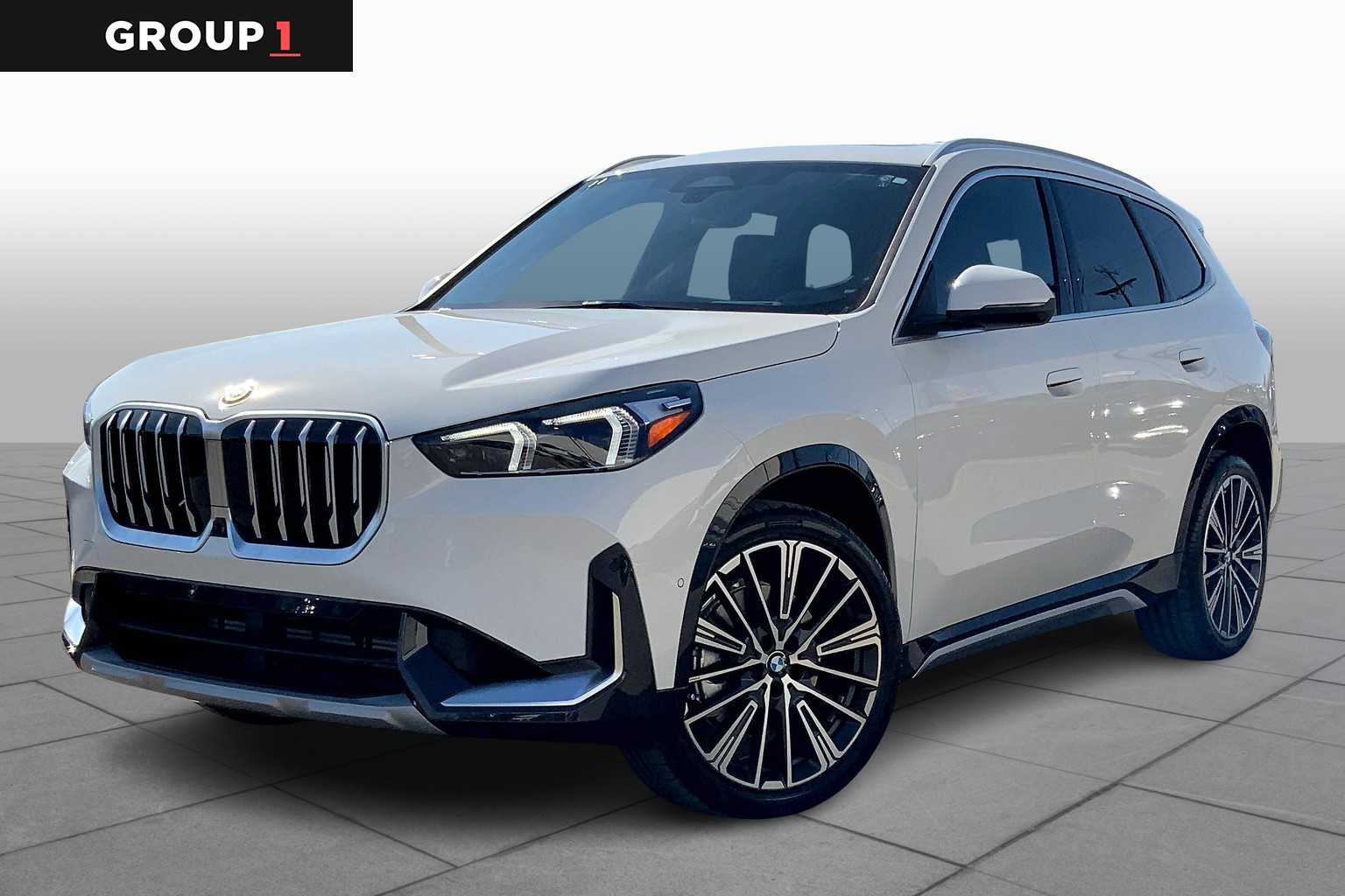 2025 BMW X1 28i's photo