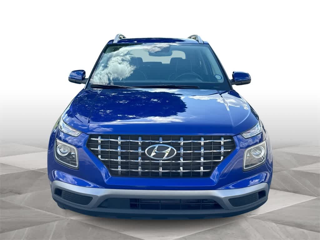 2024 Hyundai Venue Limited photo 3