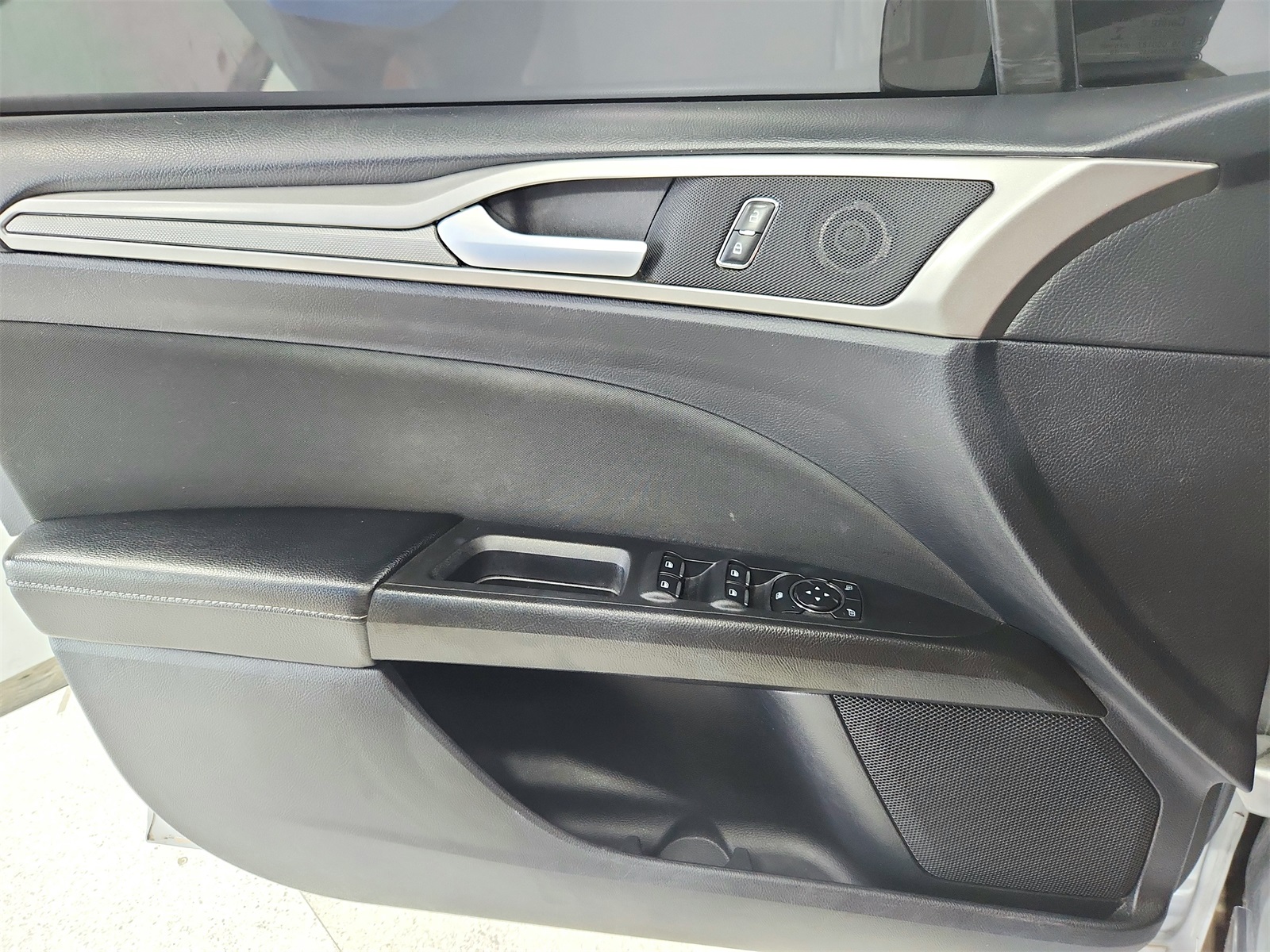 2020 Ford Fusion SE photo 29