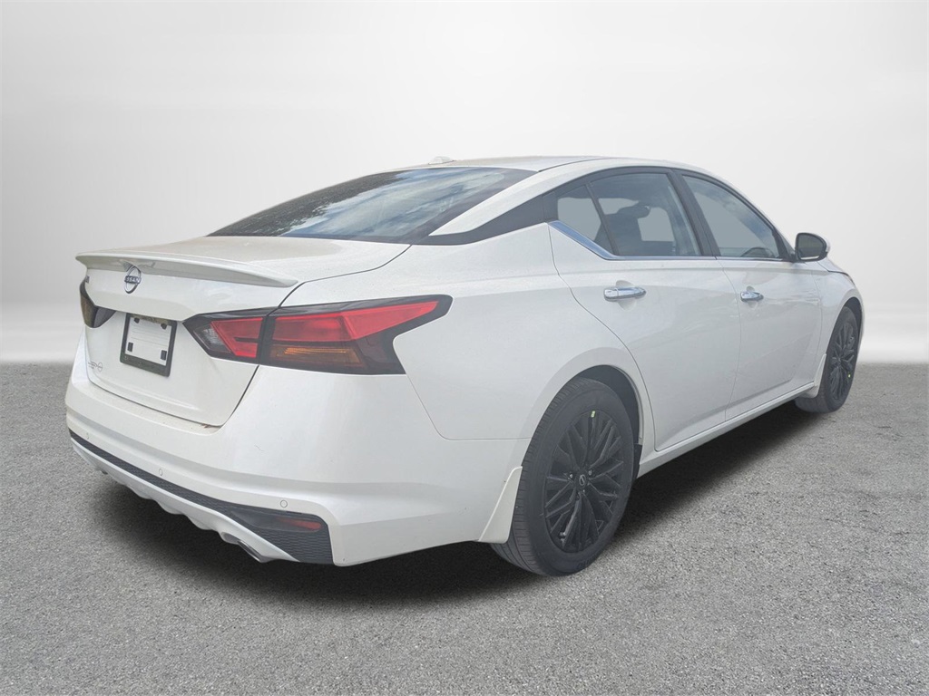 2025 Nissan Altima 2.5 SV photo 3