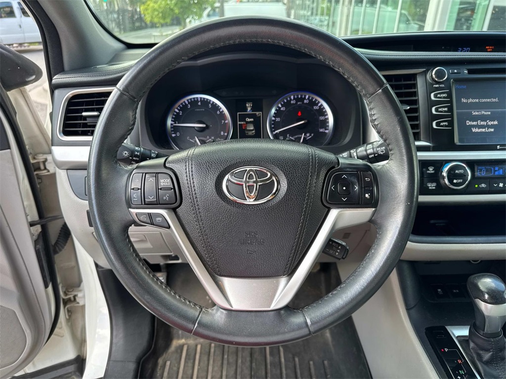 2016 Toyota Highlander XLE photo 18