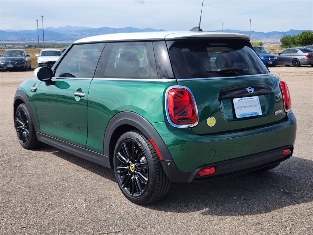 2024 Mini Cooper 2 Door Hardtop SE photo 3