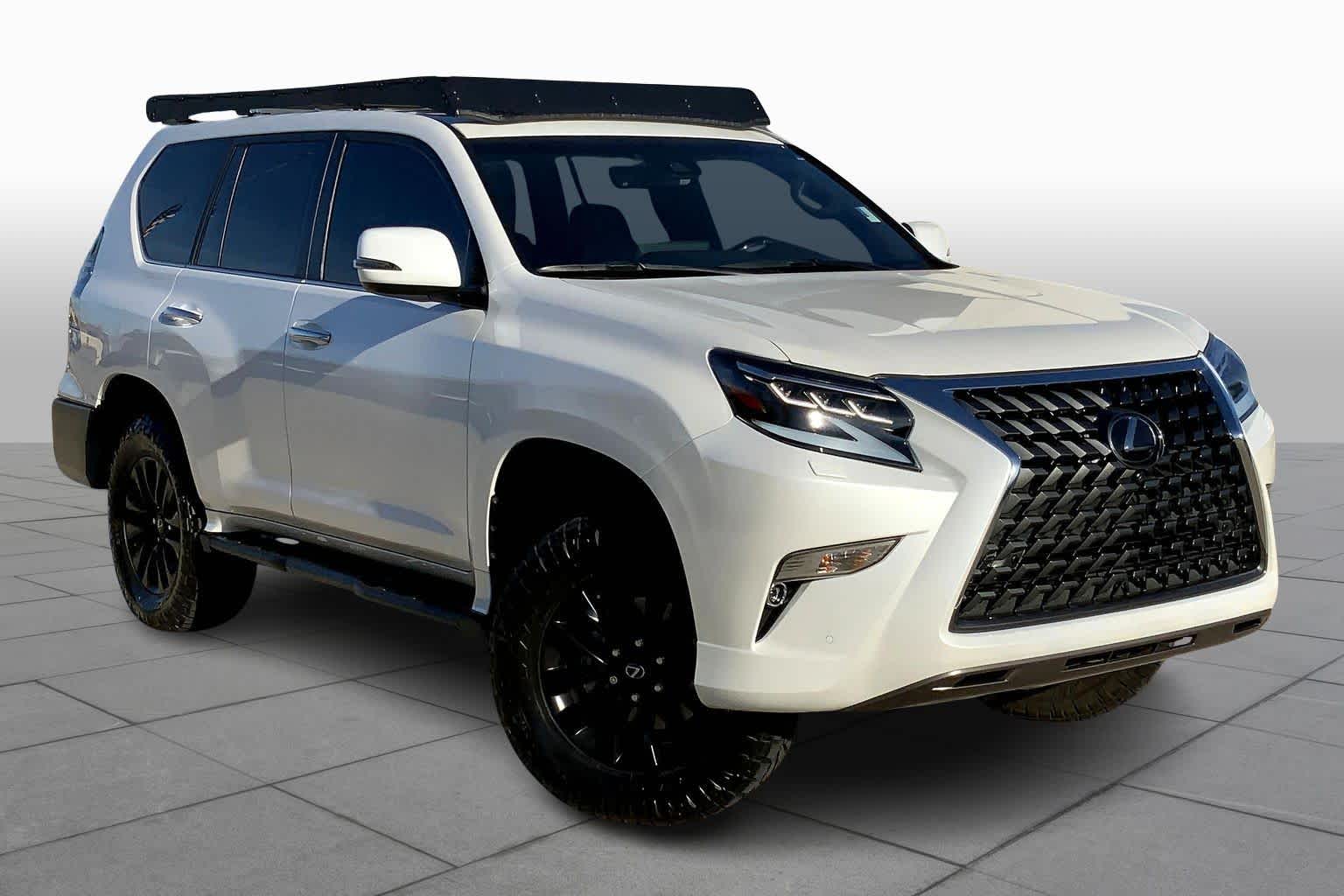 2023 Lexus GX Luxury photo 2