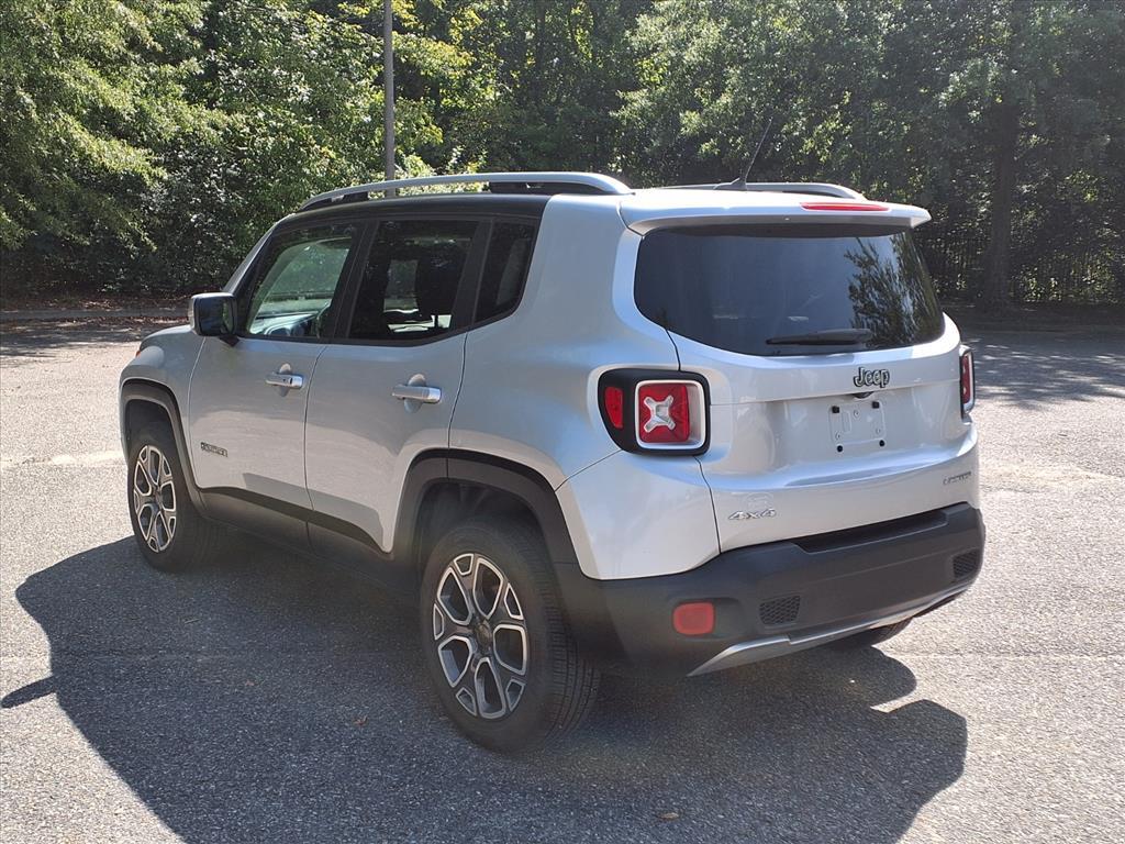 2016 Jeep Renegade Limited photo 4
