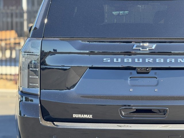 2025 Chevrolet Suburban High Country photo 3