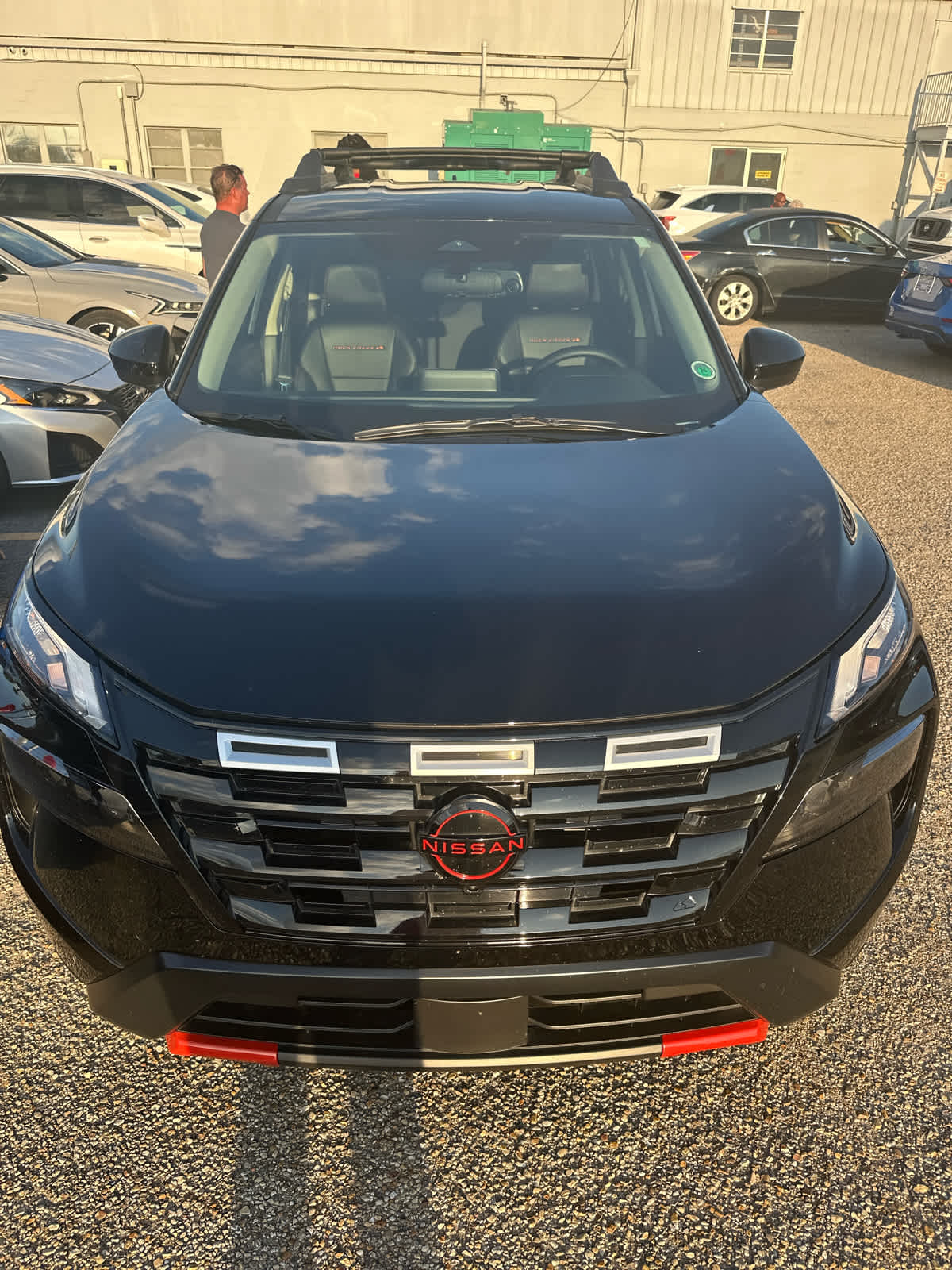 2025 Nissan Rogue SV photo 6