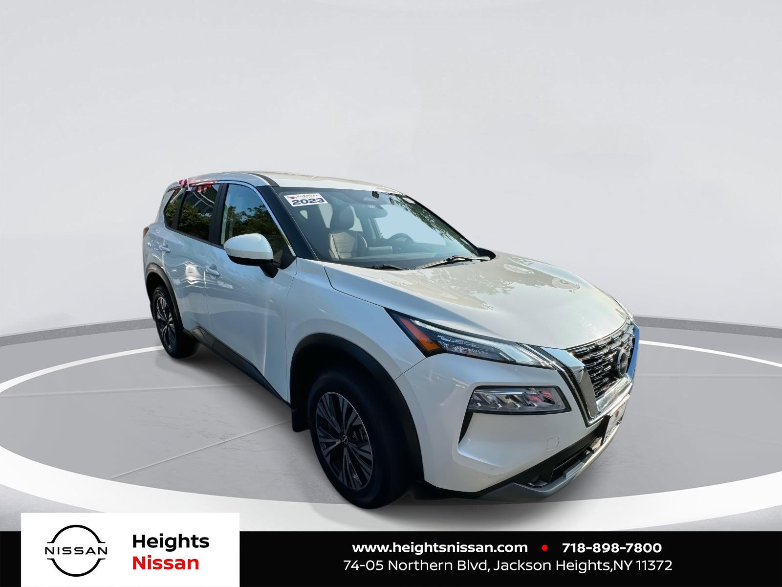 2023 Nissan Rogue SV's photo