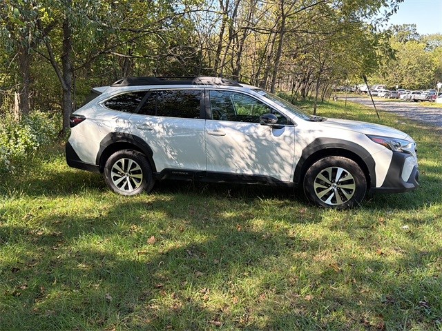 2024 Subaru Outback Premium photo 3