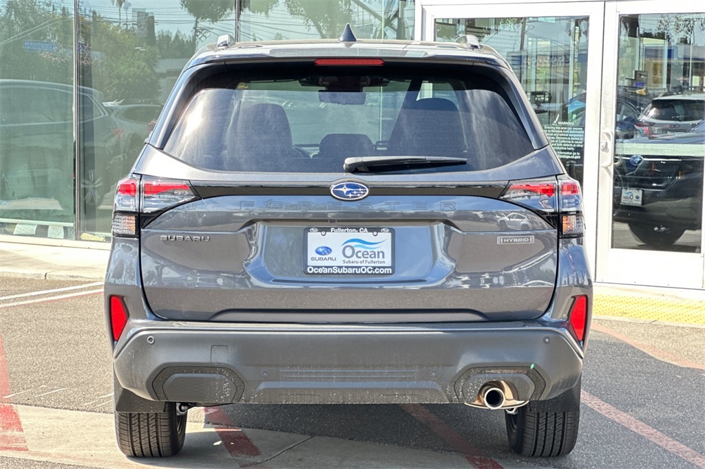 2025 Subaru Forester Touring photo 5