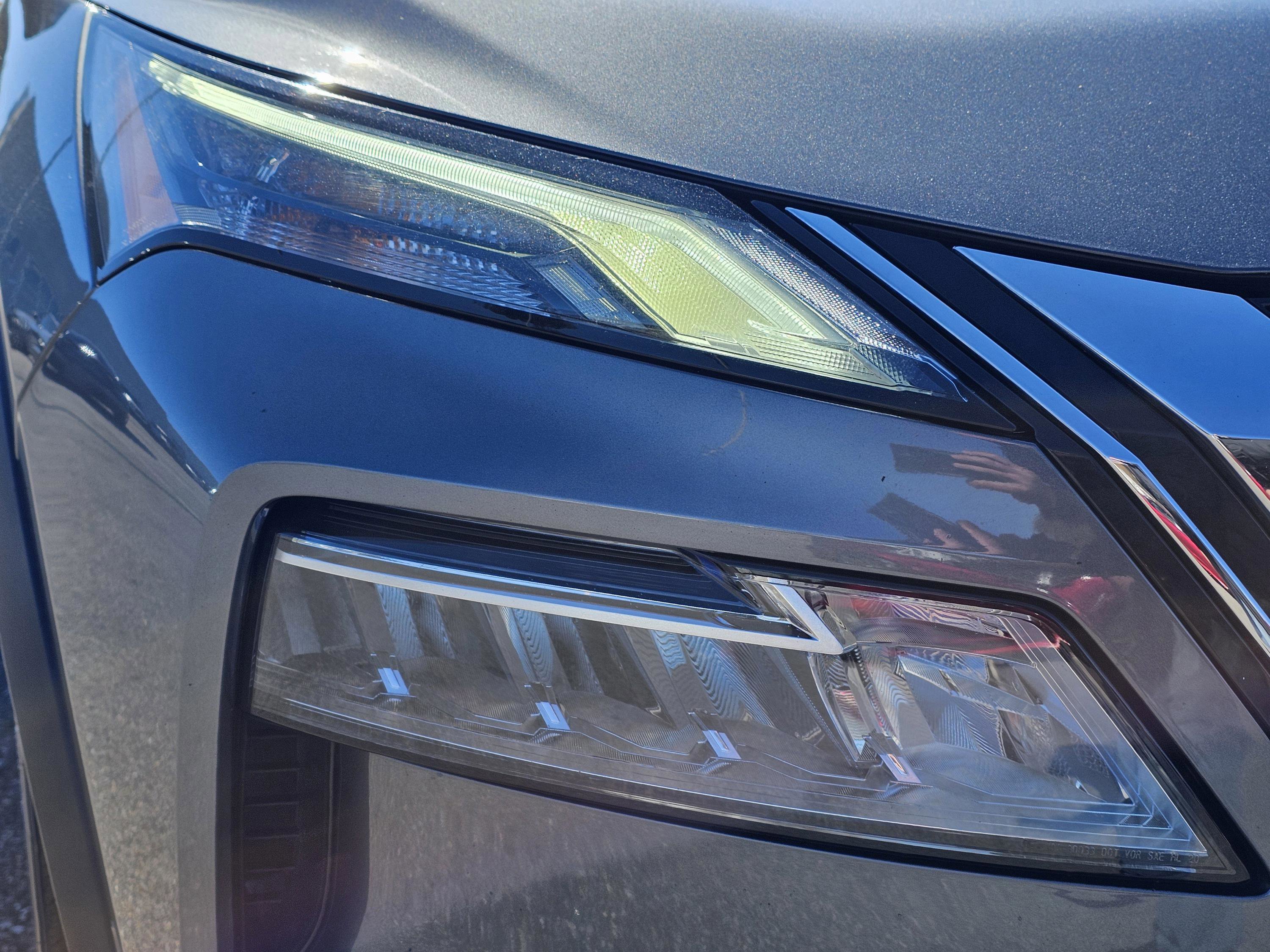 2023 Nissan Rogue SL photo 3