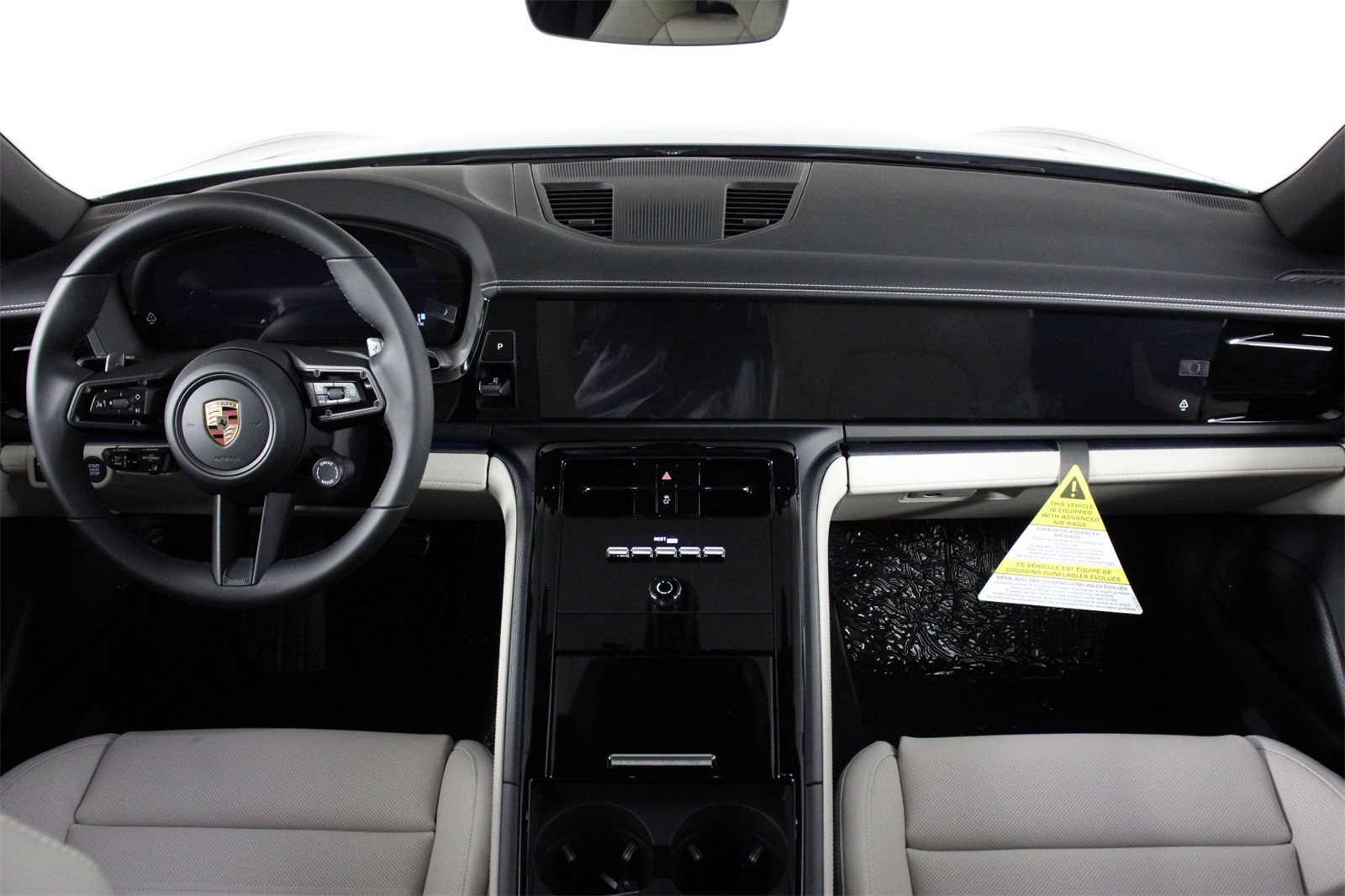 2025 Porsche Panamera 4 photo 11