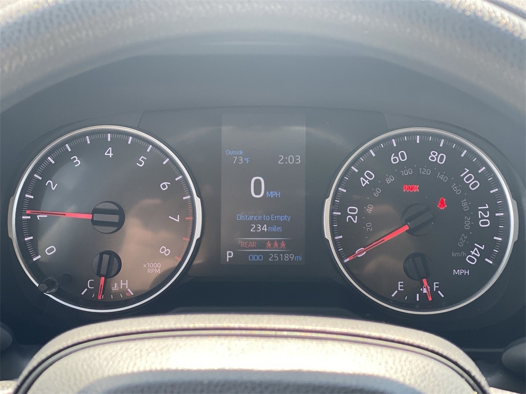 2022 Toyota RAV4 LE photo 9
