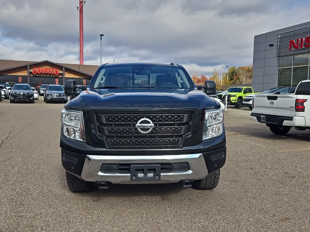 2021 Nissan Titan SV photo 2