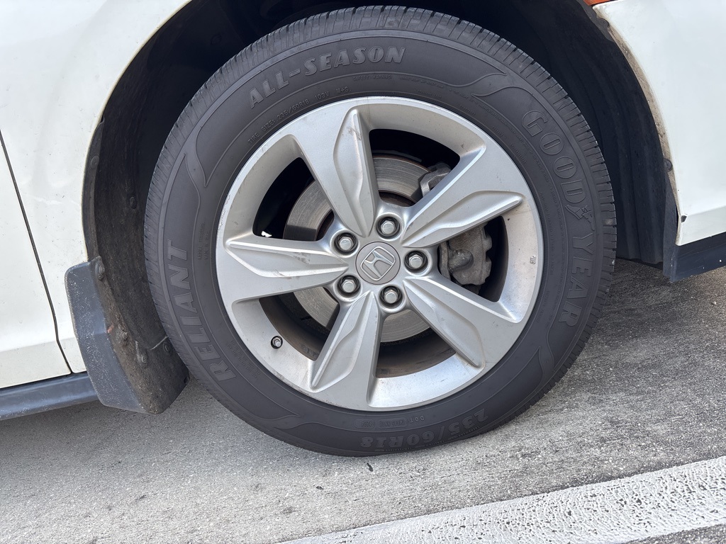 2019 Honda Odyssey EX-L photo 3