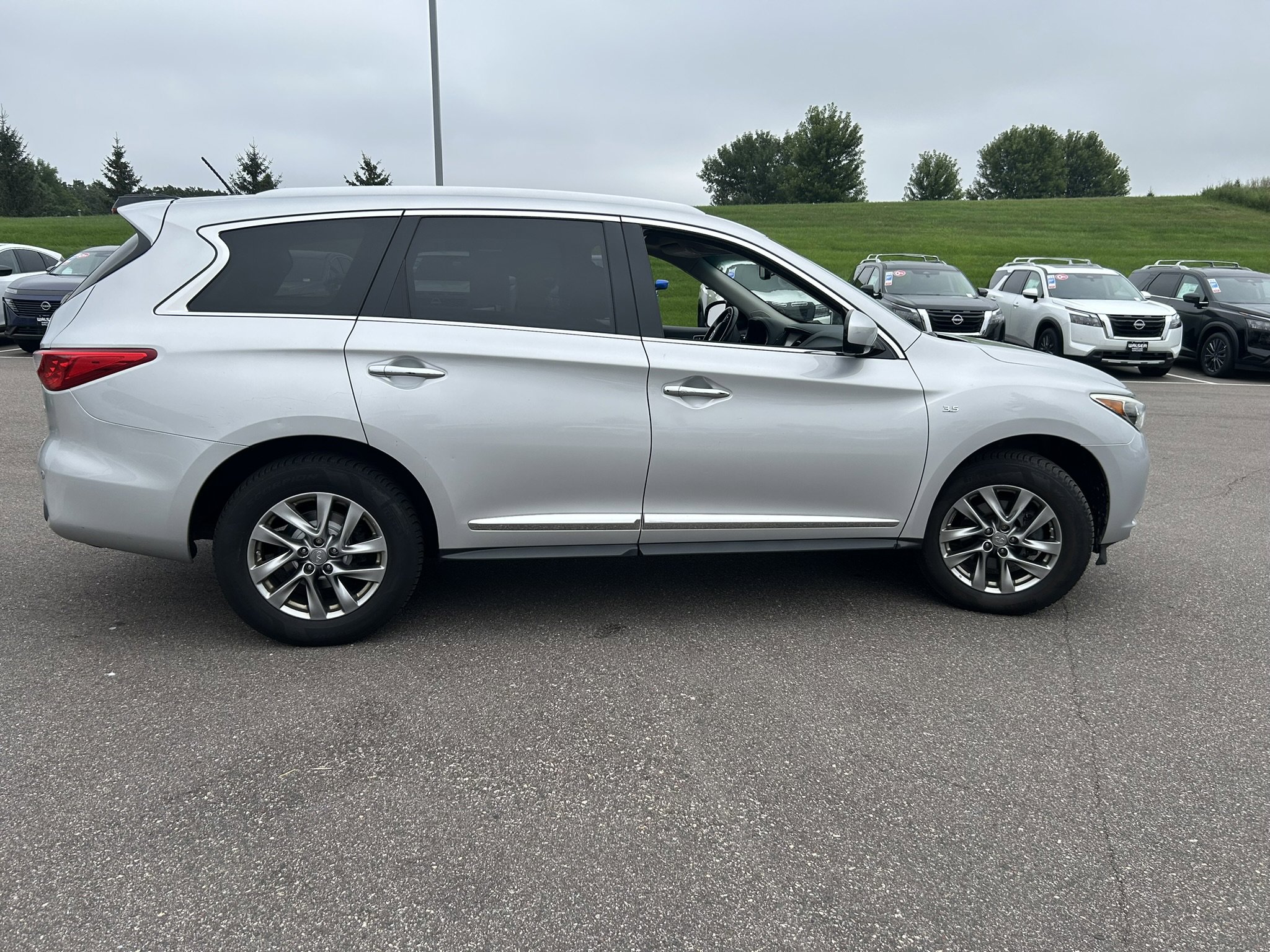2015 Infiniti QX60 Base photo 3