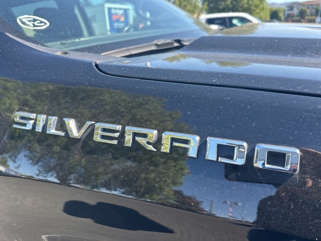 2024 Chevrolet Silverado 1500 LT photo 2