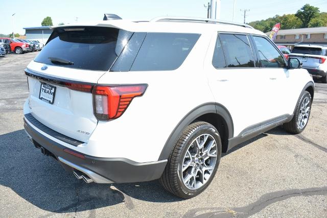 2025 Ford Explorer Platinum photo 4