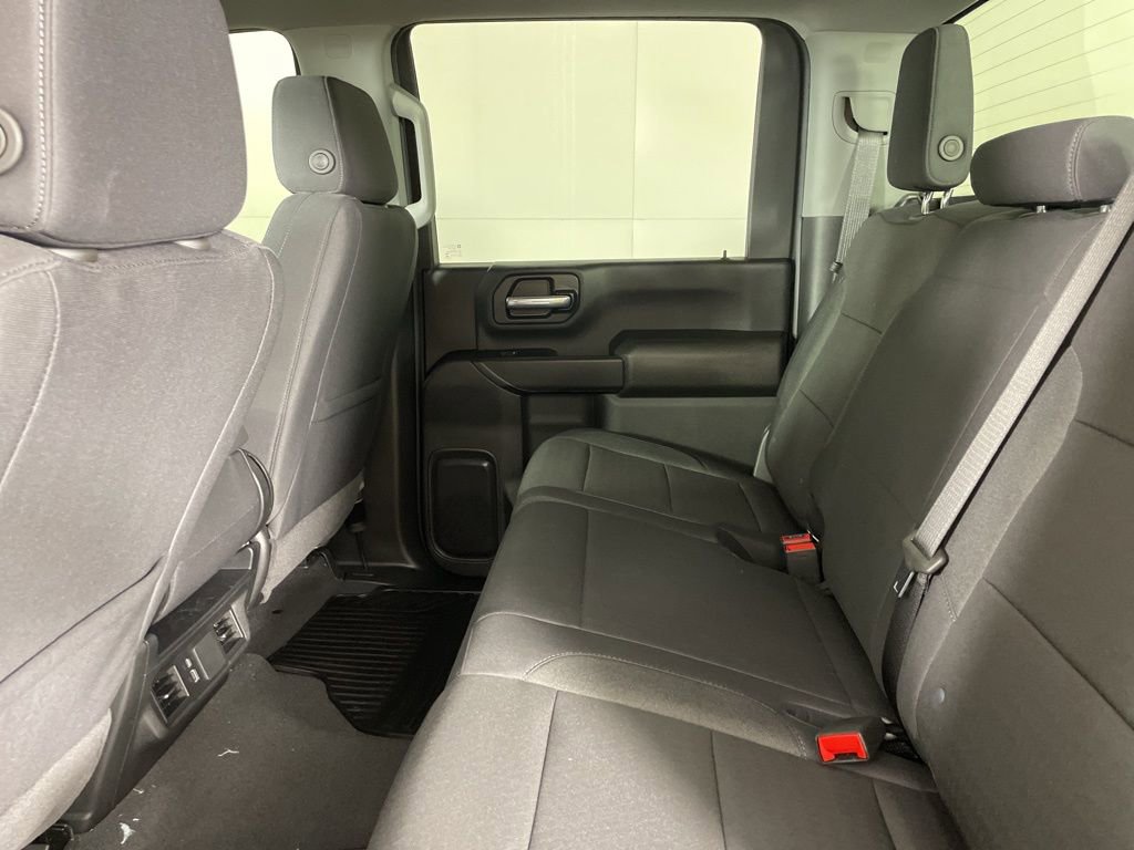 2025 Chevrolet Silverado 2500HD Custom photo 35