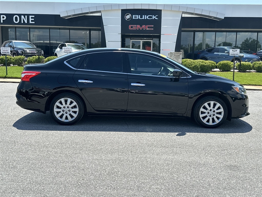 2018 Nissan Sentra S photo 3