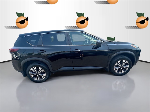 2022 Nissan Rogue SV photo 8