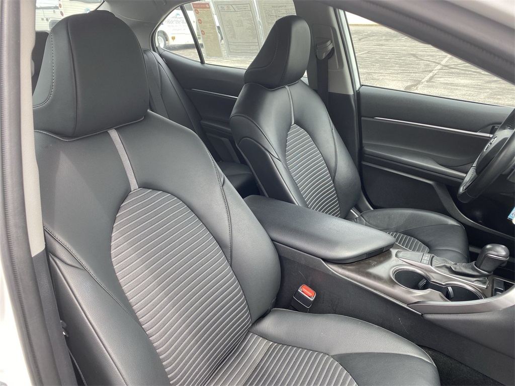 2023 Toyota Camry SE photo 30