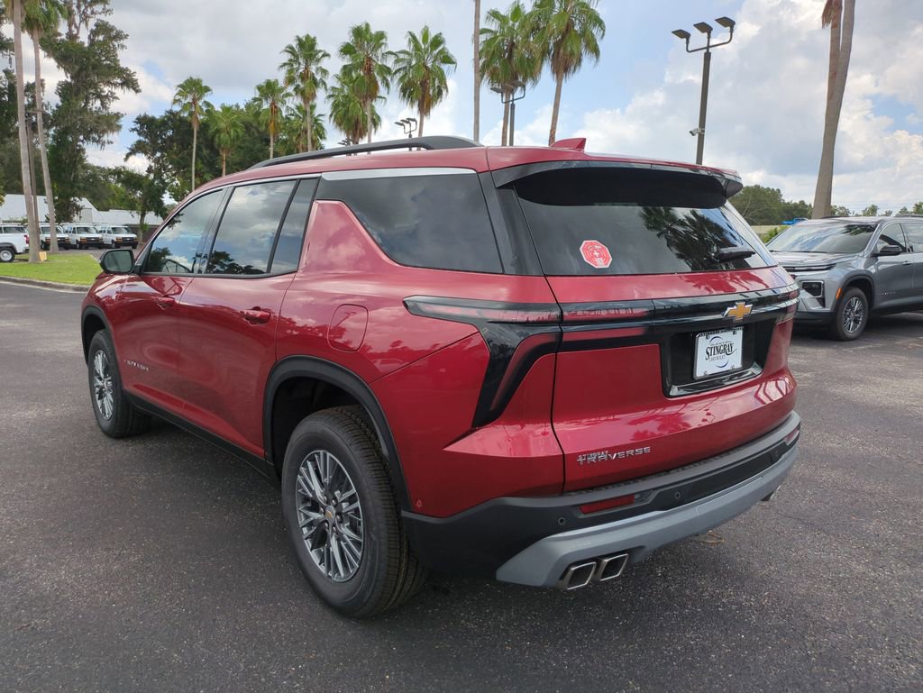 2025 Chevrolet Traverse photo 3