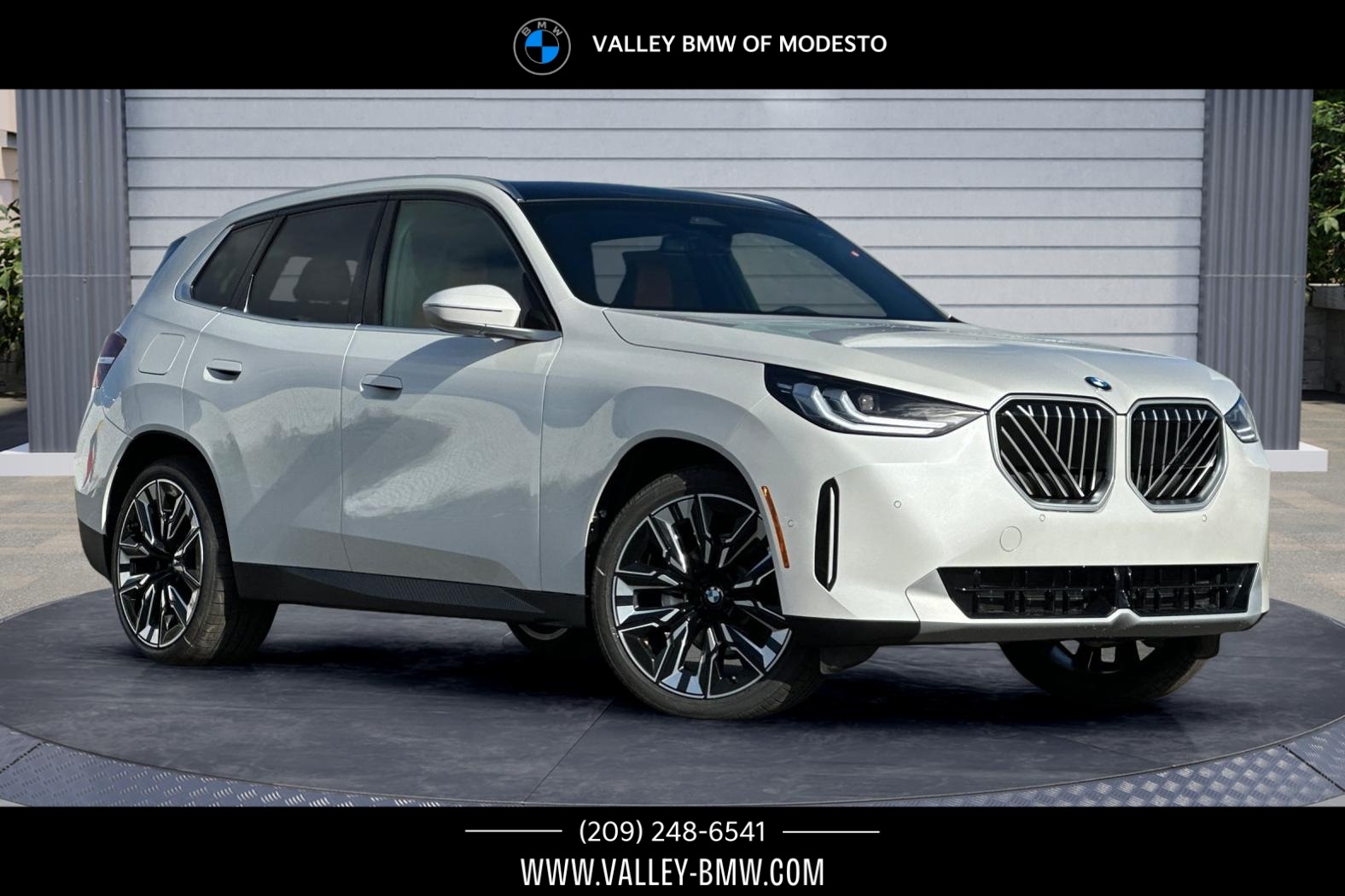 2026 BMW X3 30's photo