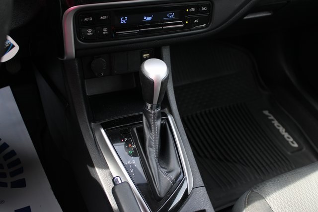 2019 Toyota Corolla LE photo 21