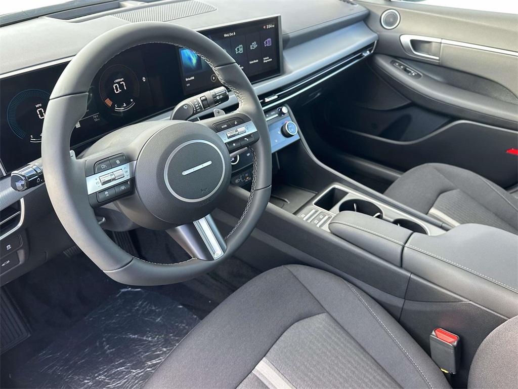 2026 Hyundai Sonata SEL Sport photo 2